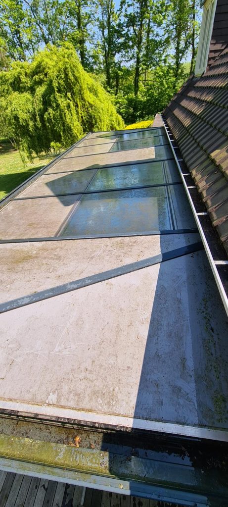 Couverture d'un toit en verre