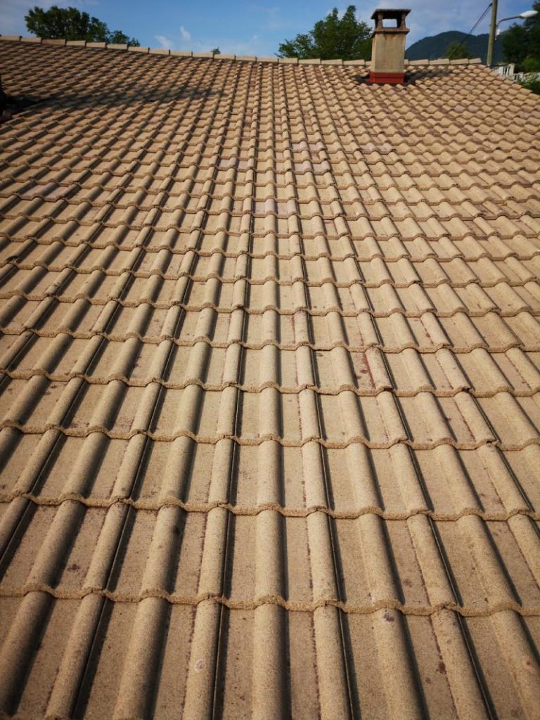 Toit en tuiles beige